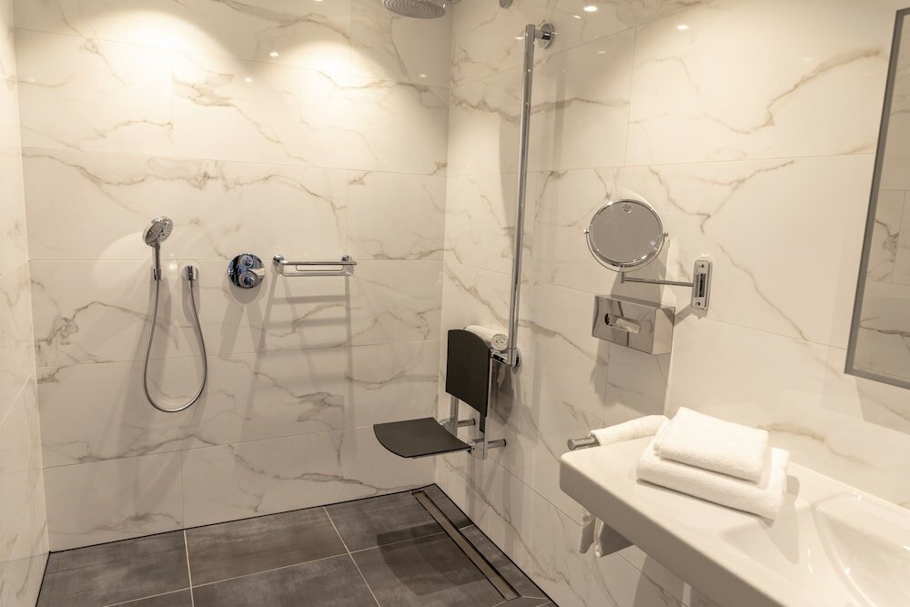 Фото 196630641374