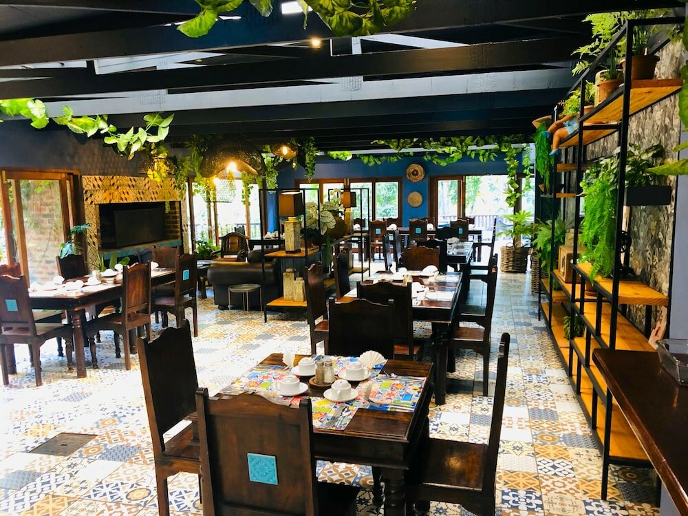 Фото Shangri-La Country Hotel