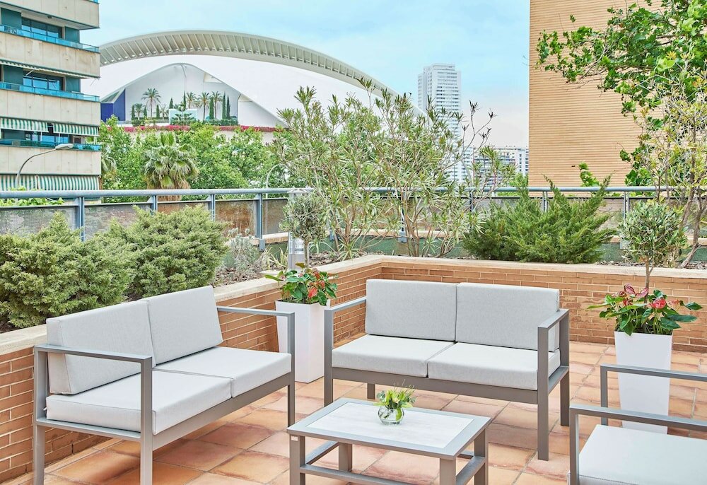 Фото Nh Valencia Las Artes