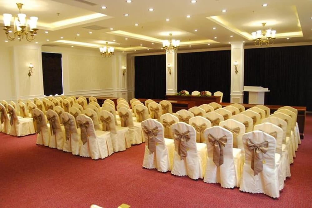 Фото City Bay Palace Hotel