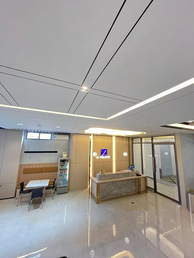 Фото Laxston Hotel by Front One