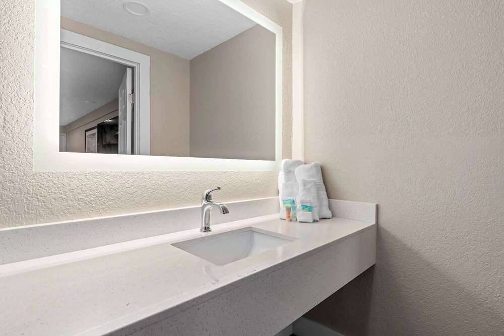 Фото Travelodge by Wyndham Kissimmee/Orlando