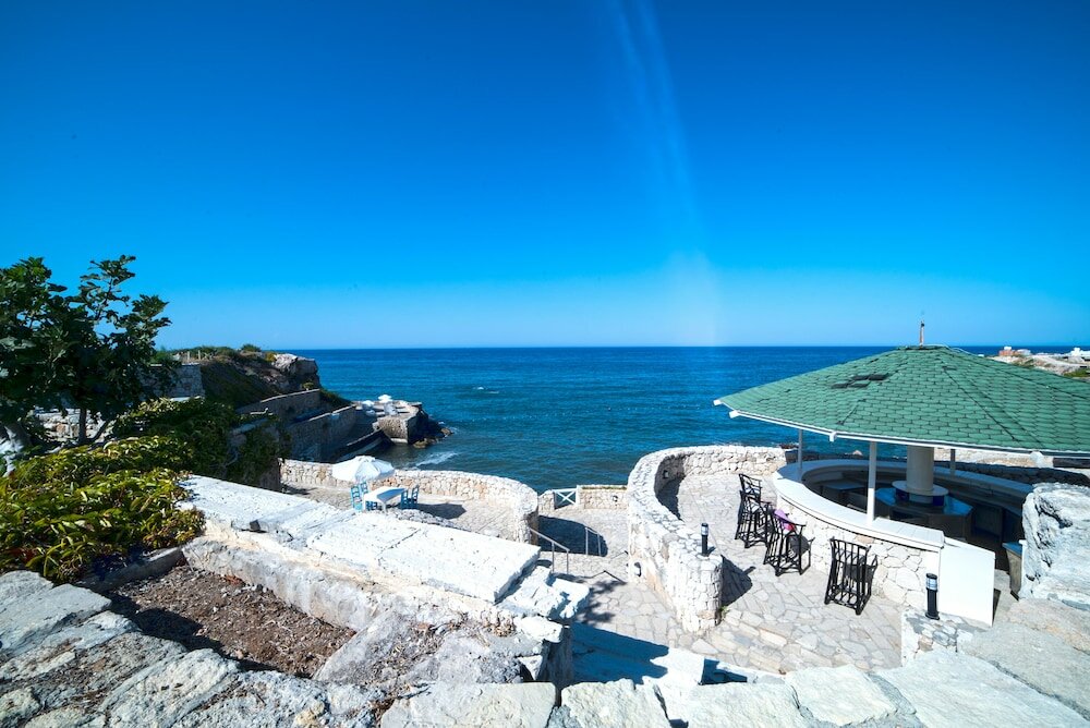 Фото Jasmine Court Hotel & Casino