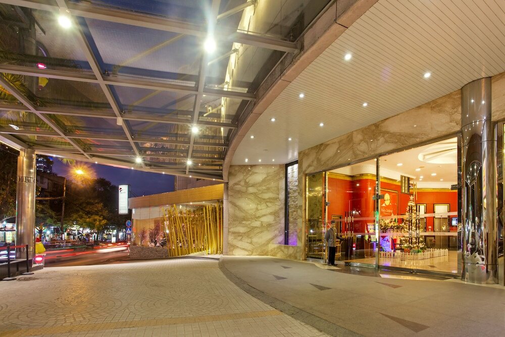 Фото Lake Side Hotel