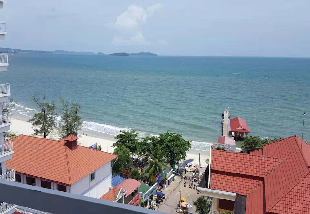 Фото Aristocrat Residence & Hotel