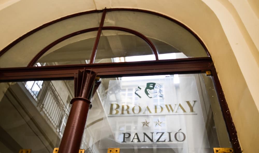 Фото Broadway City Panzió