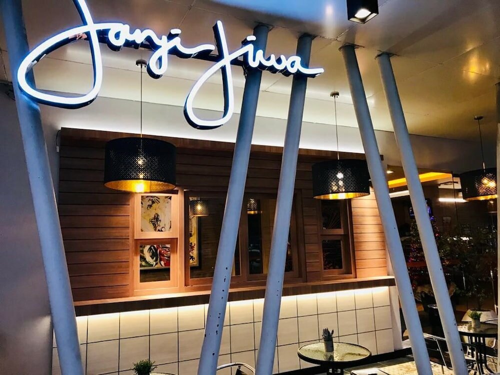 Фото Avira Hotel Makassar