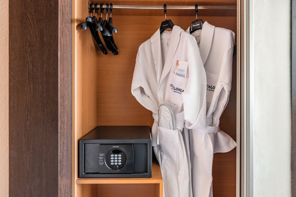 Фото Catalonia Oro Negro