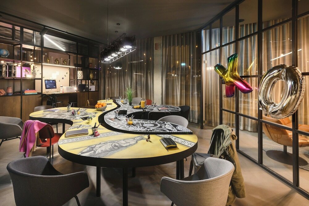 Фото Moxy Dresden Neustadt