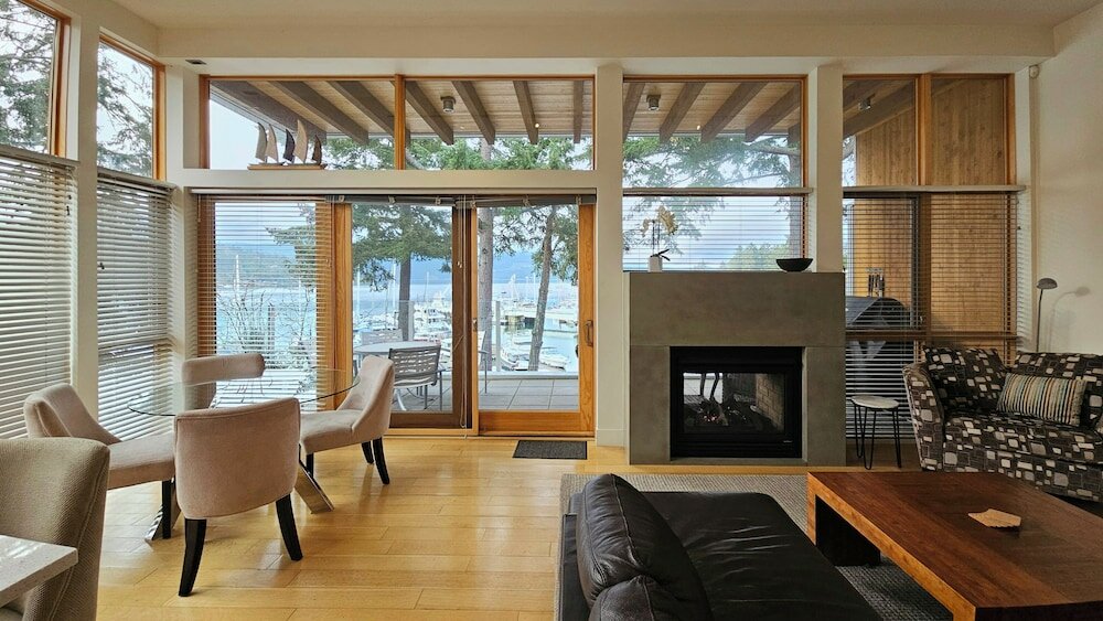 Фото Brentwood Bay Resort & SPA