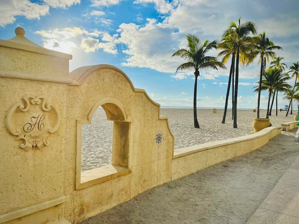 Фото The St Maurice Beach Inn