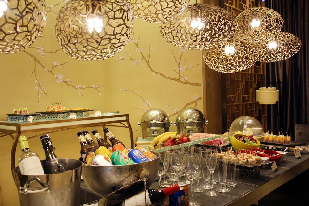 Фото Hualuxe Shanghai Twelve at Hengshan