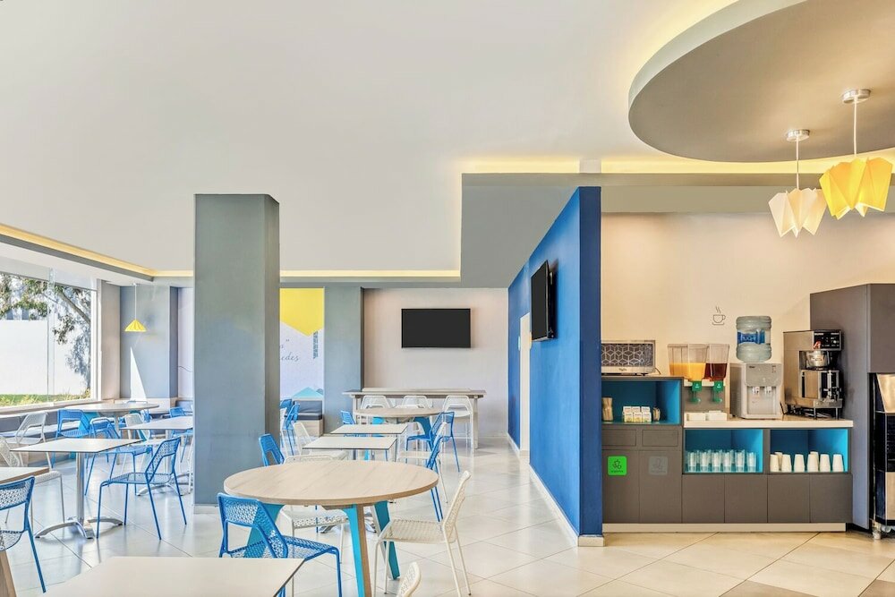 Фото One San Luis Potosi Glorieta Juarez