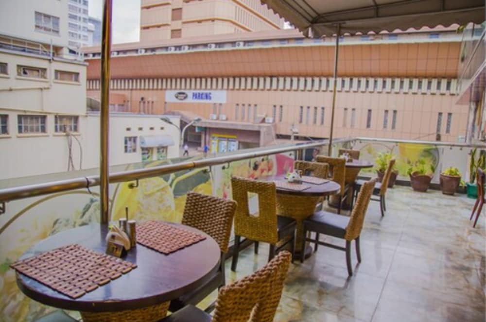 Фото Hbt Russel Hotel