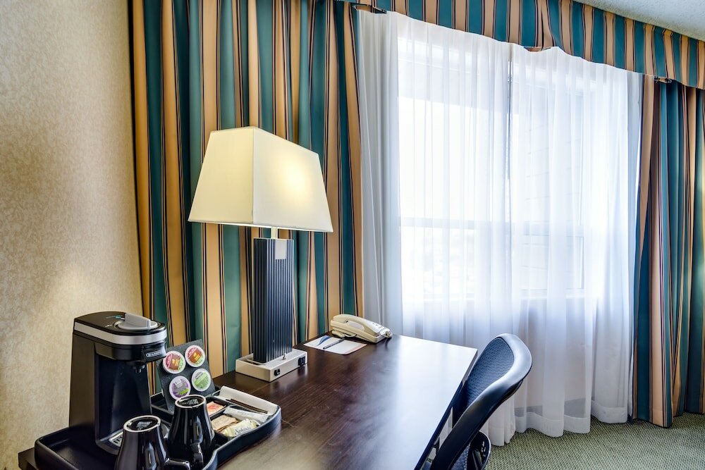 Фото Sawridge Inn & Conference Centre Edmonton South