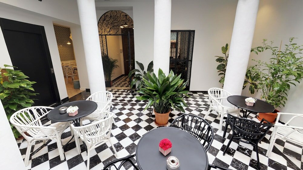 Фото Madeinterranea Suites