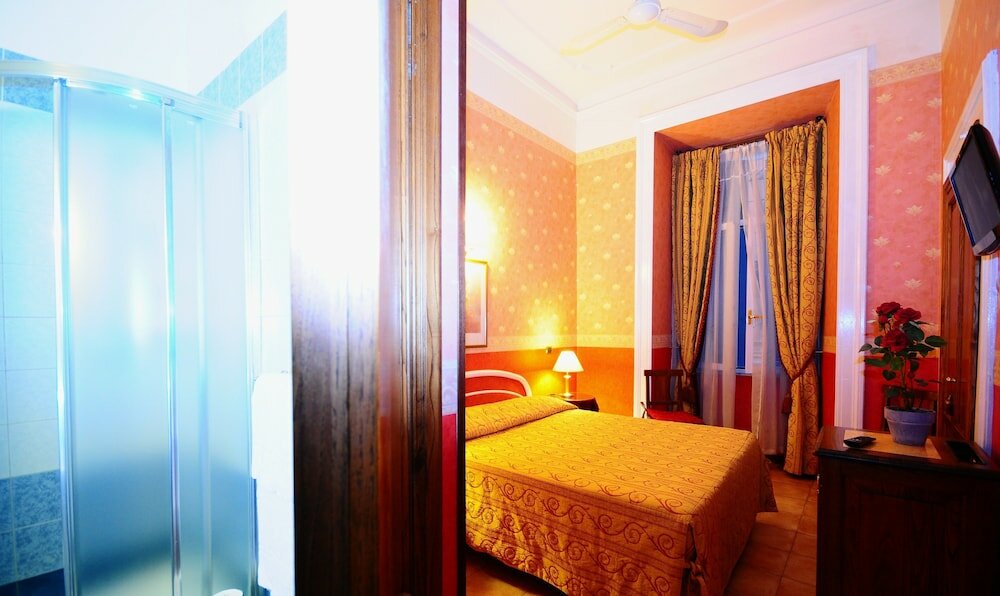 Фото Hotel Sweet Home