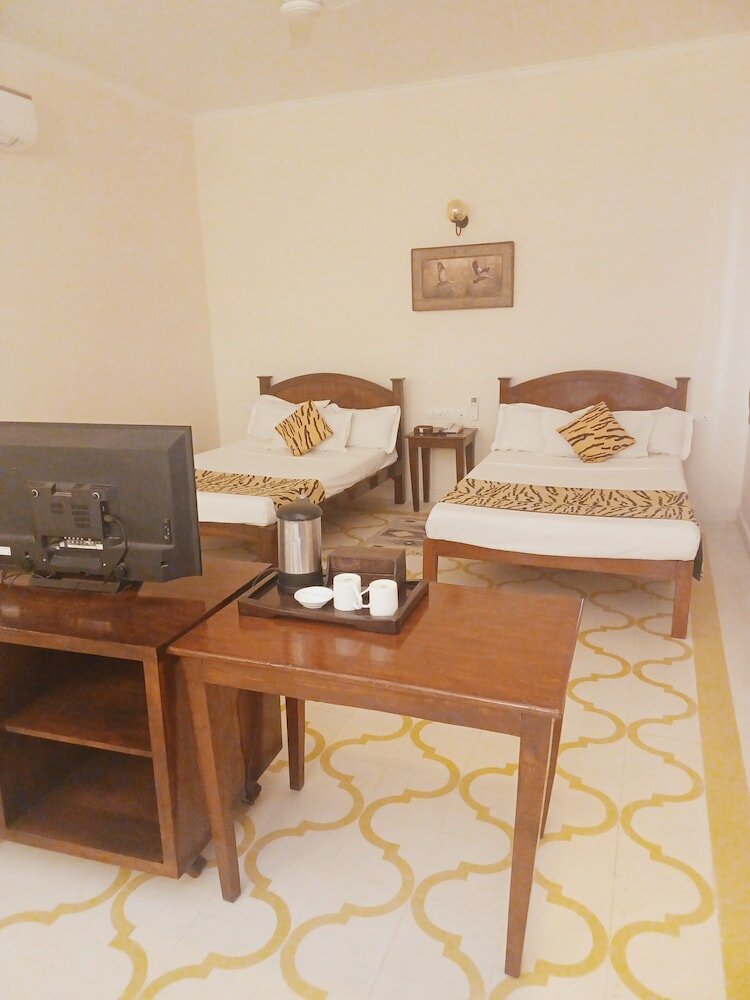 Фото Hotel Dev Vilas