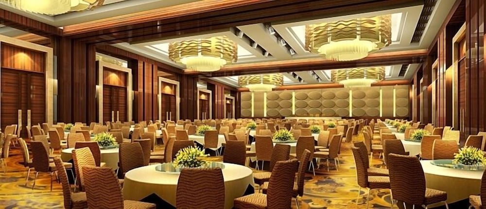 Фото Rainbird International Hotel