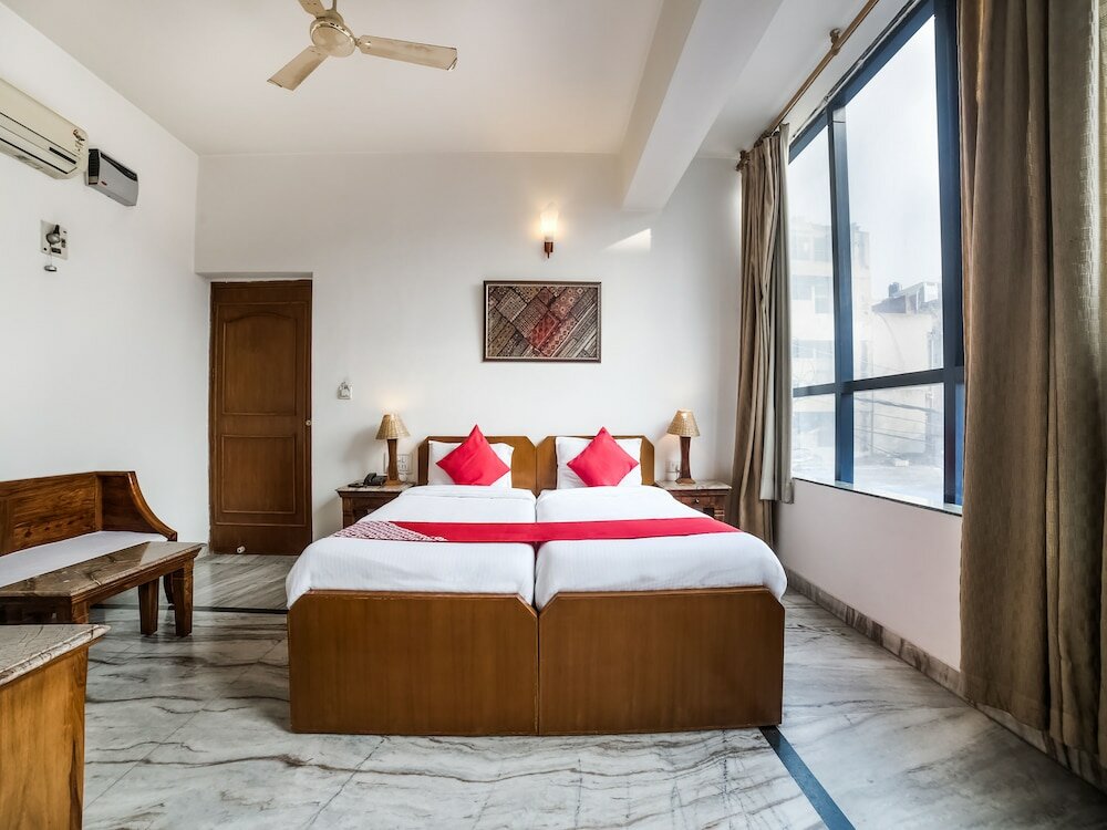 Фото Oyo 27041 Hotel Luna Rosa