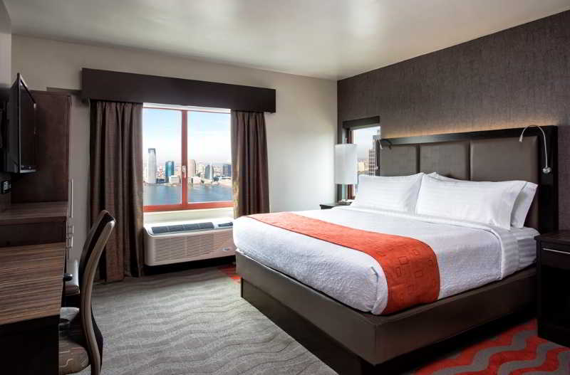 Фото Holiday Inn Manhattan-Financial District, an Ihg Hotel