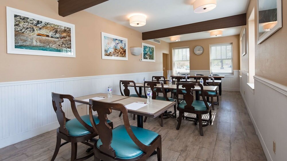 Фото Best Western Plus Plaza Hotel