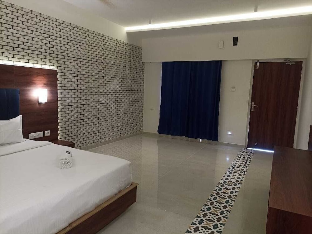 Фото Bandipur Heritage Village Resort