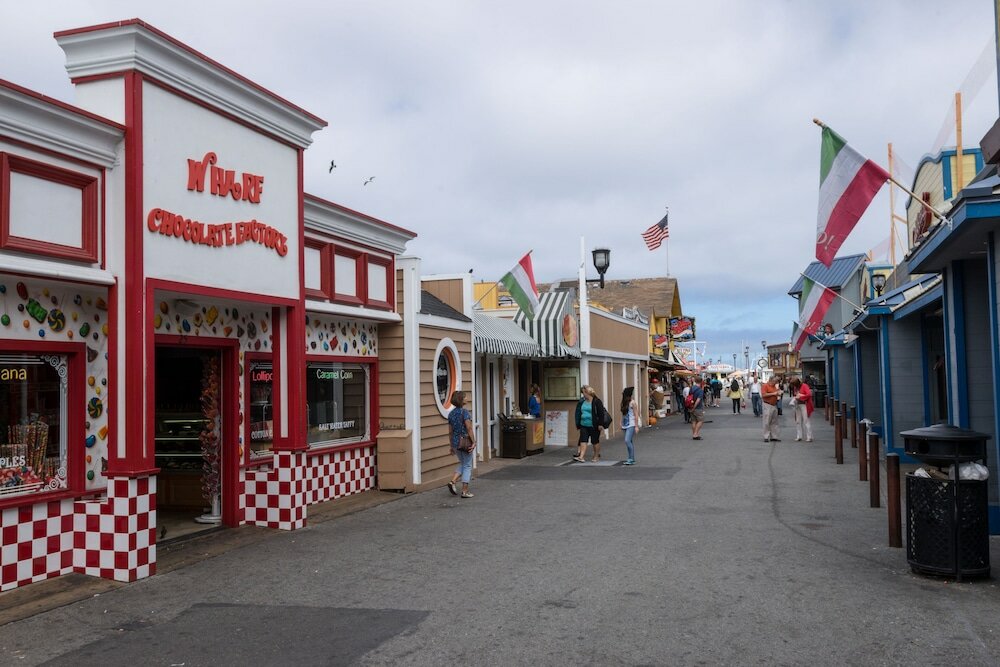 Фото The Monterey Hotel