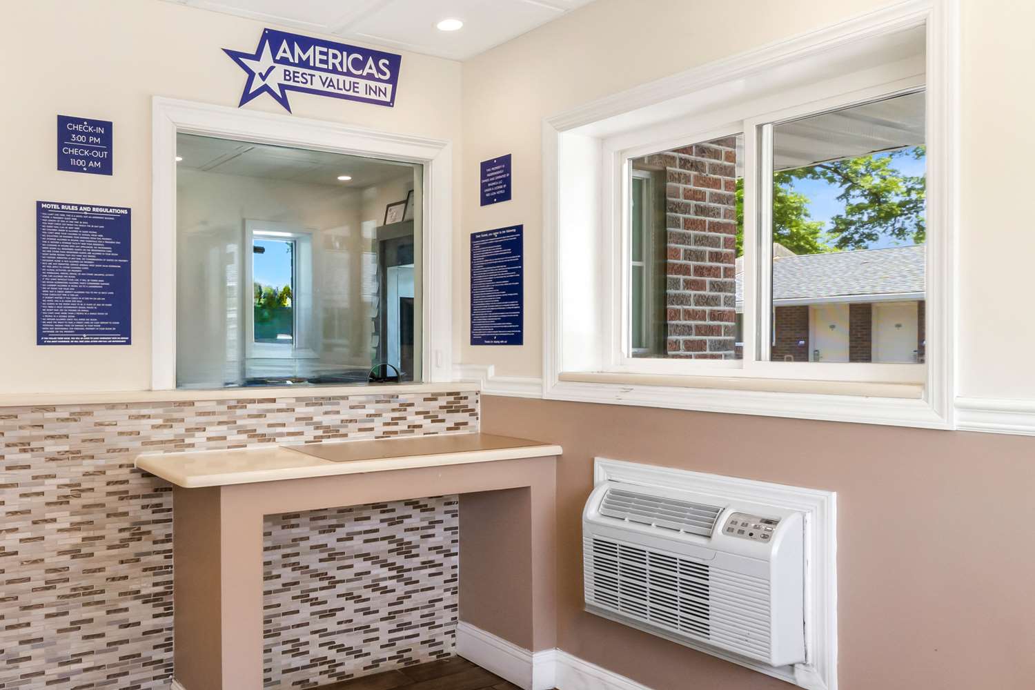 Фото Americas Best Value Inn Avenel Woodbridge