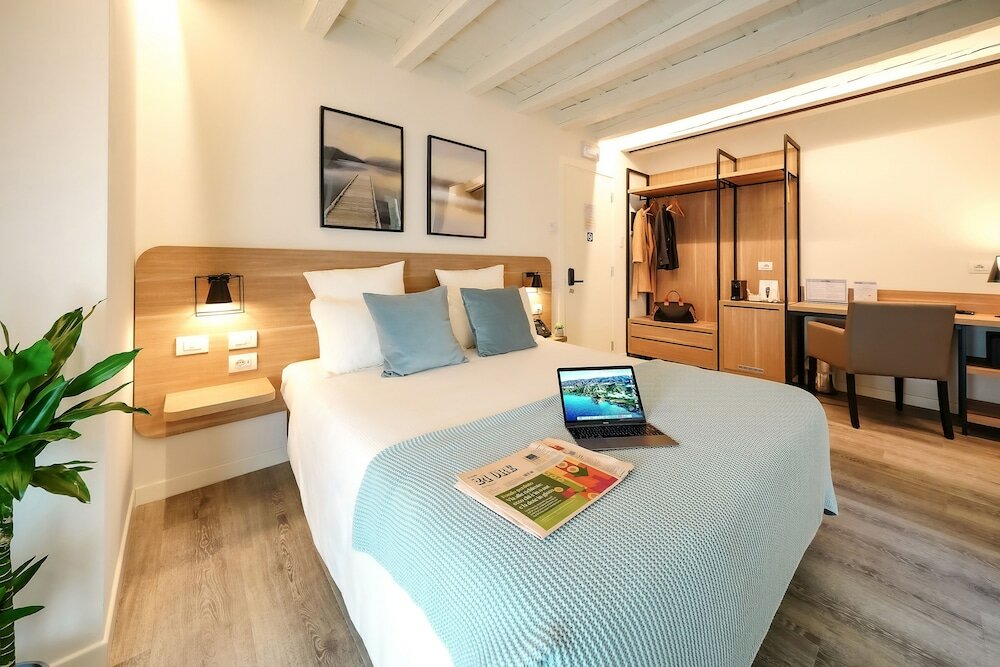 Фото Bergamo Inn 15