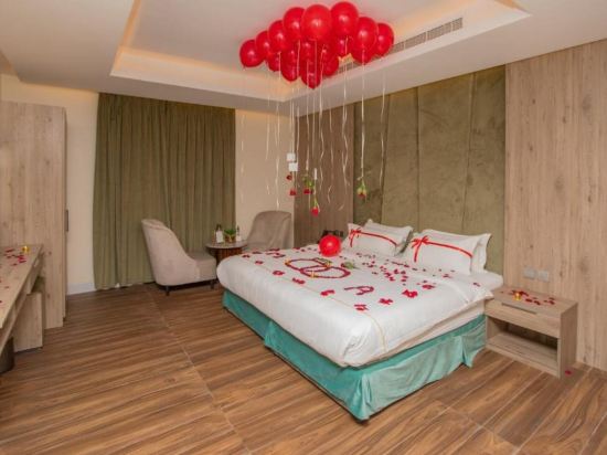 Фото Luxury Night Hotel