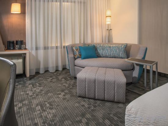 Фото Courtyard by Marriott Fargo