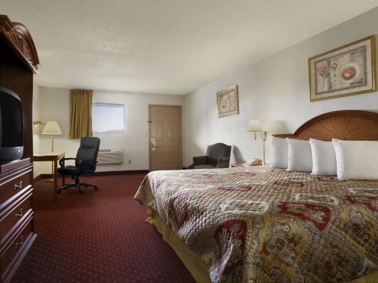 Фото Days Inn by Wyndham Huntington