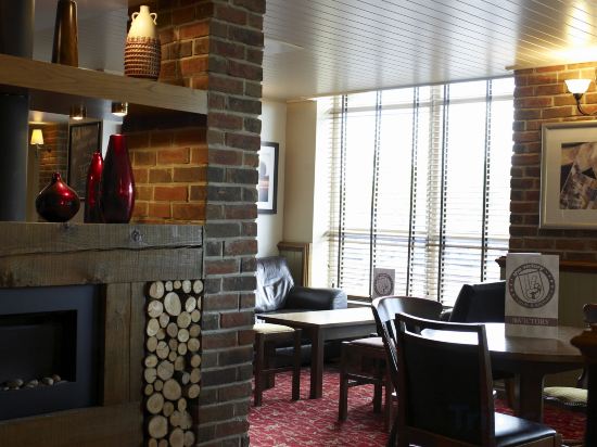 Фото Village Hotel Bournemouth