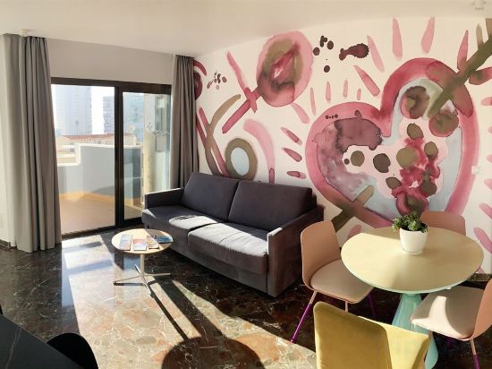 Фото Apartamentos San Jaime Center Suites