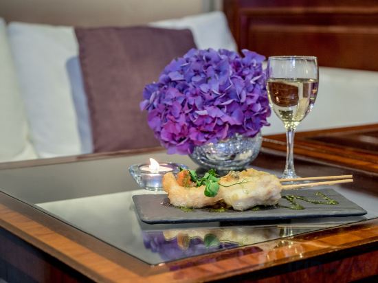 Фото The Level at Meliá White House