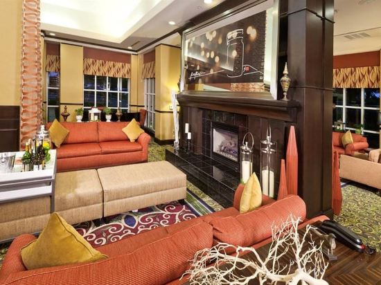 Фото Hilton Garden Inn Fontana