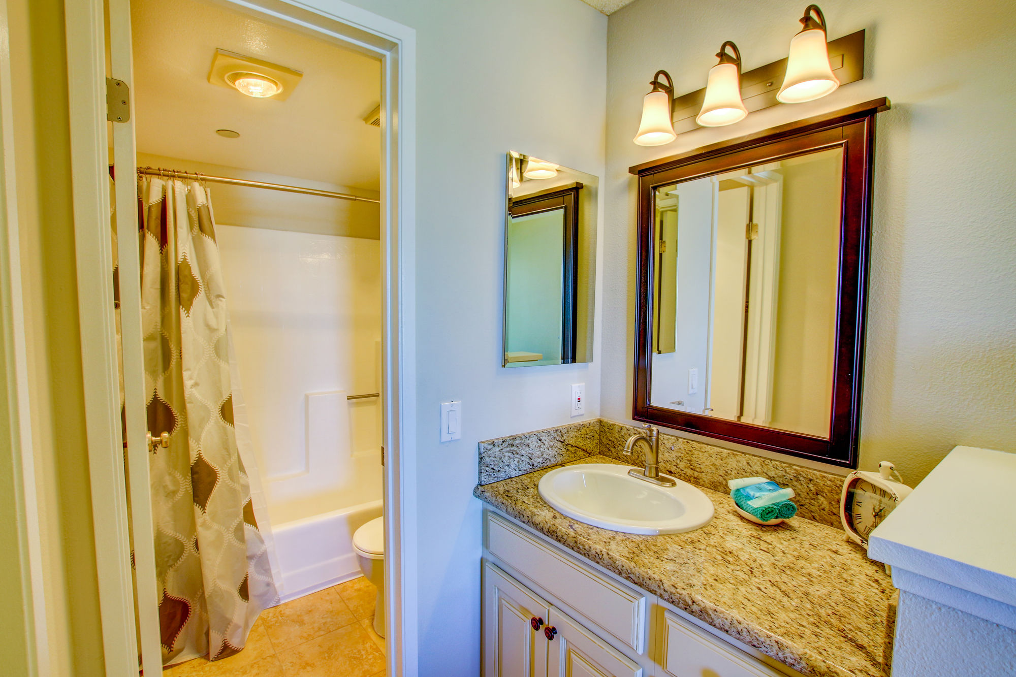 Фото Sunshine Suites at Hillcrest