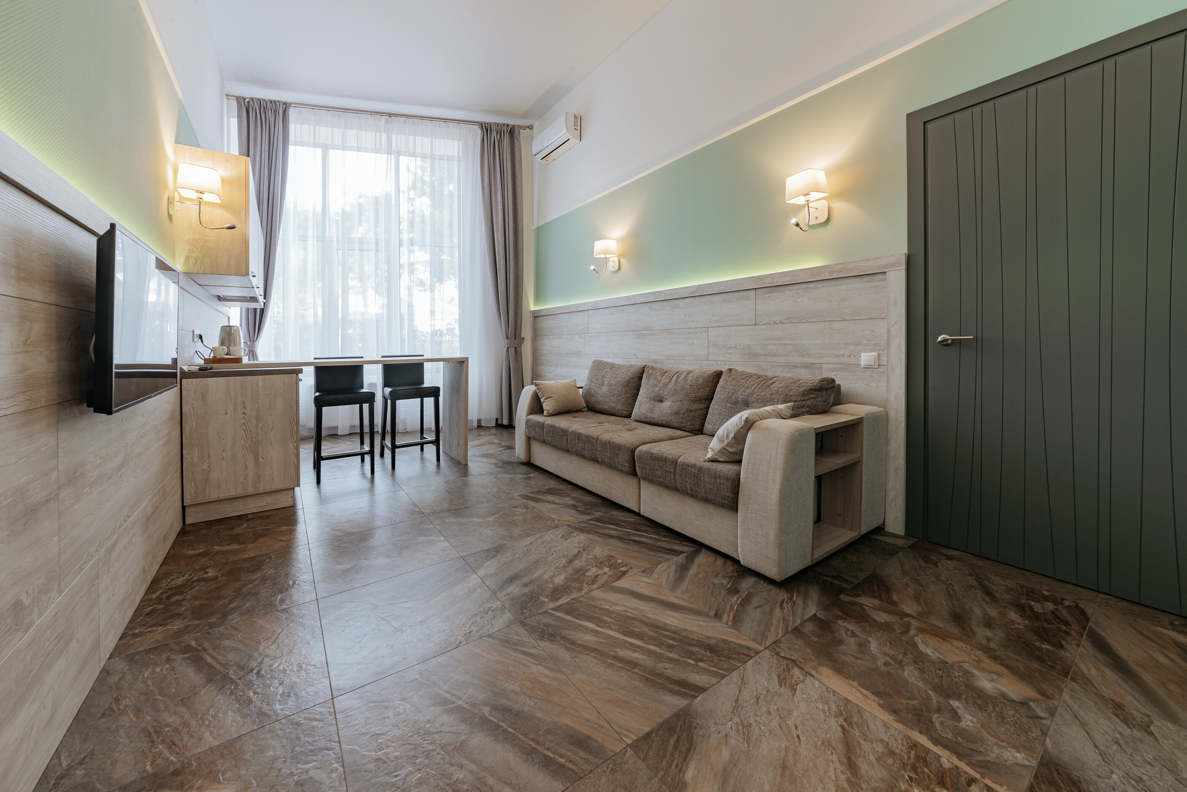 Фото отеля 2