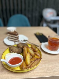Ihsan kentau (Tóle Bı kóshesi, 53), cafe