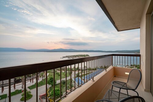 Гостиница Royal Teos Thermal Resort Clinic & SPA в Сеферихисаре