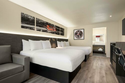 Гостиница Ramada by Wyndham Anaheim Convention Center в Анахайме