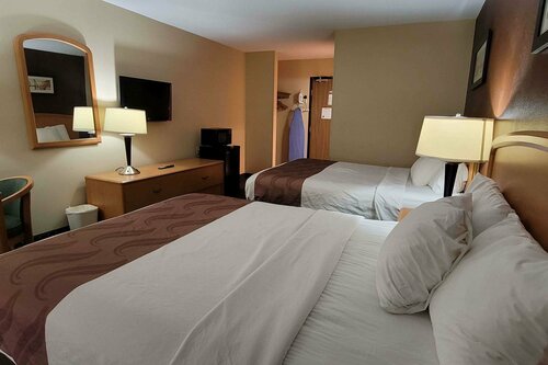 Гостиница Travelodge by Wyndham Fargo West Acres в Фарго