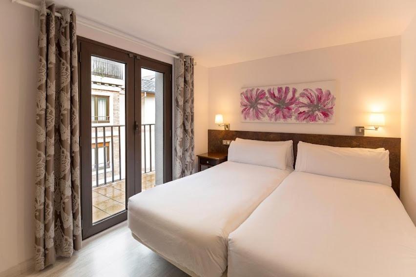 Фото Отель Aston