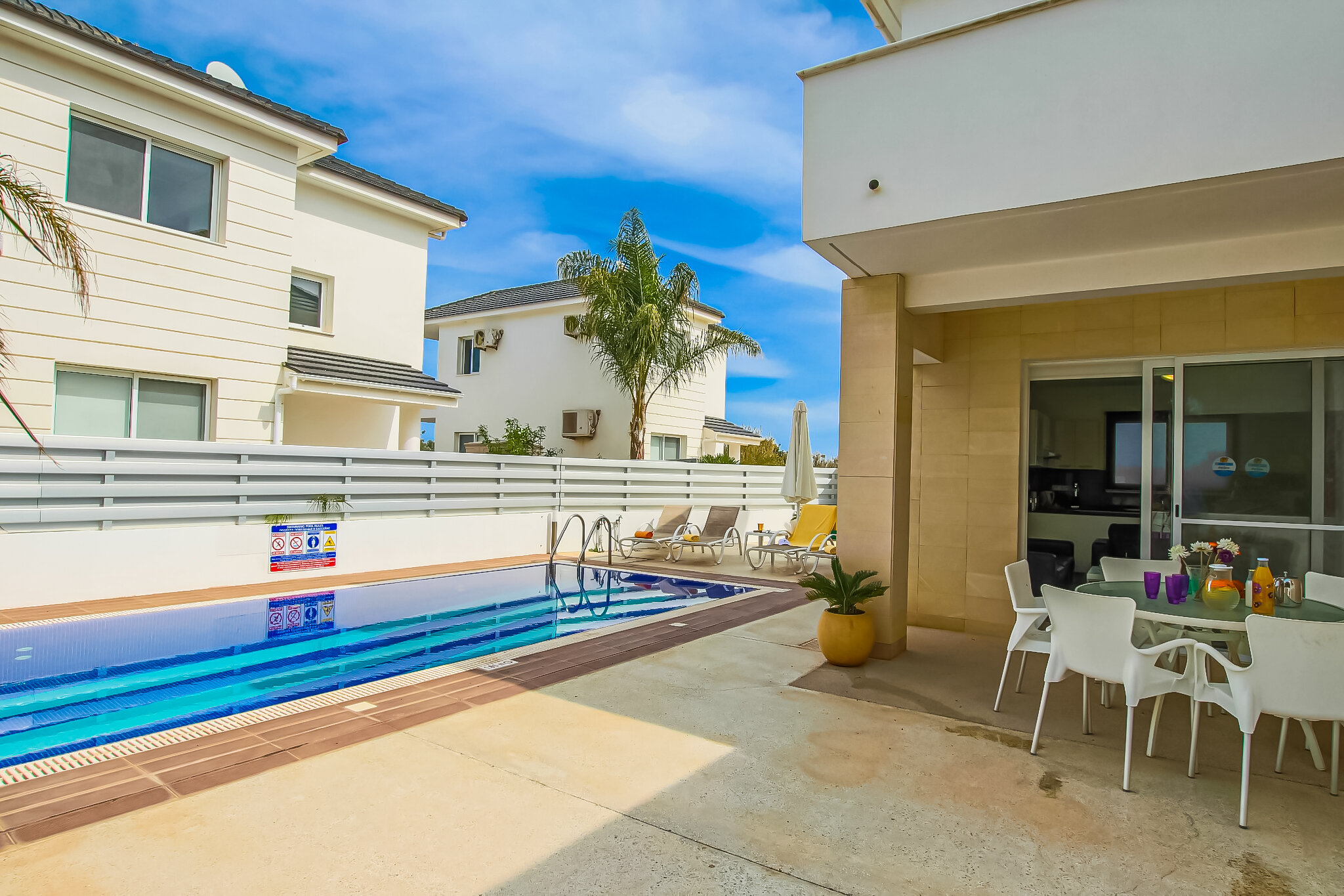 Фото Flouressia Gardens