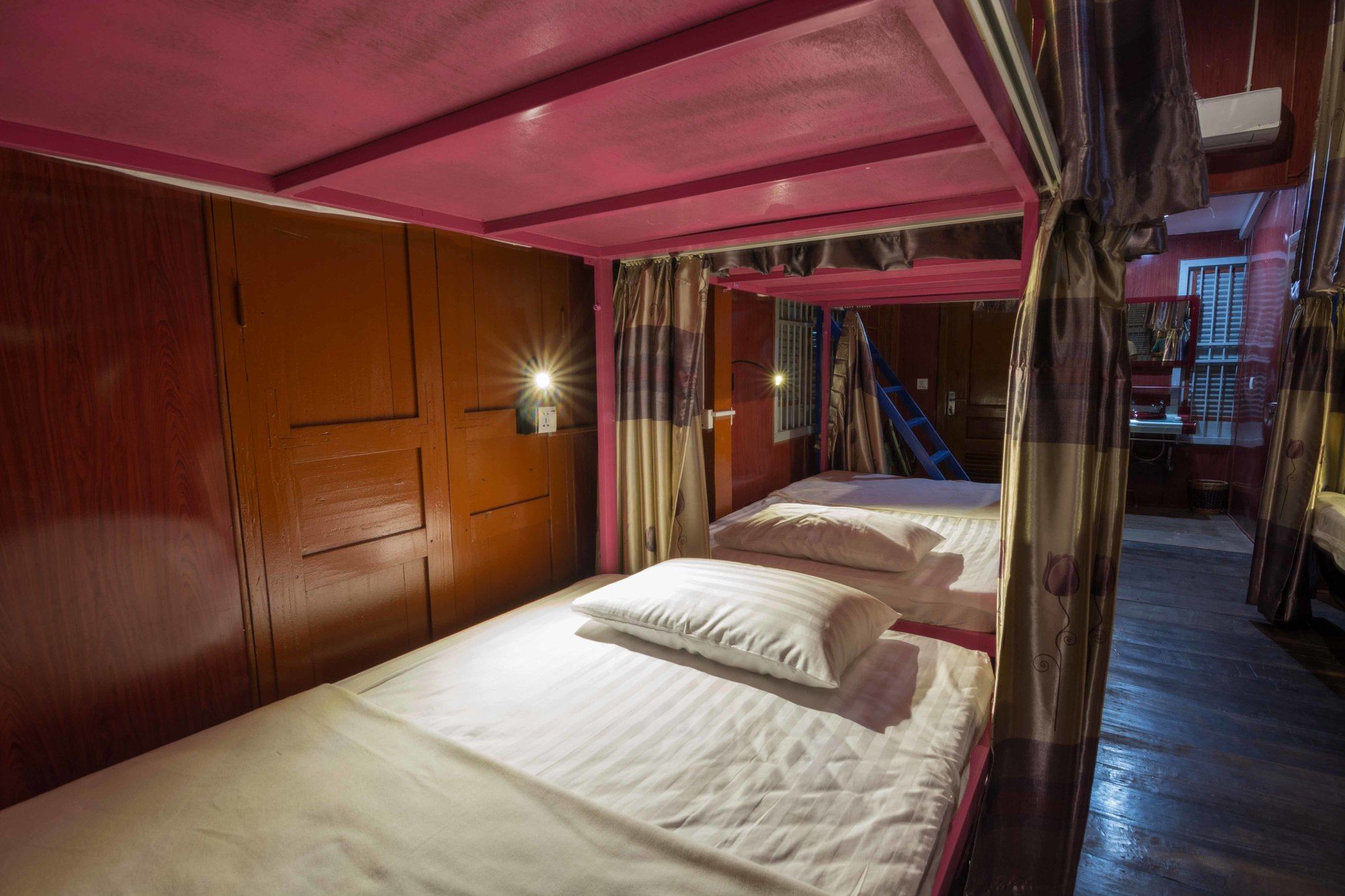 Фото The Local Time Village