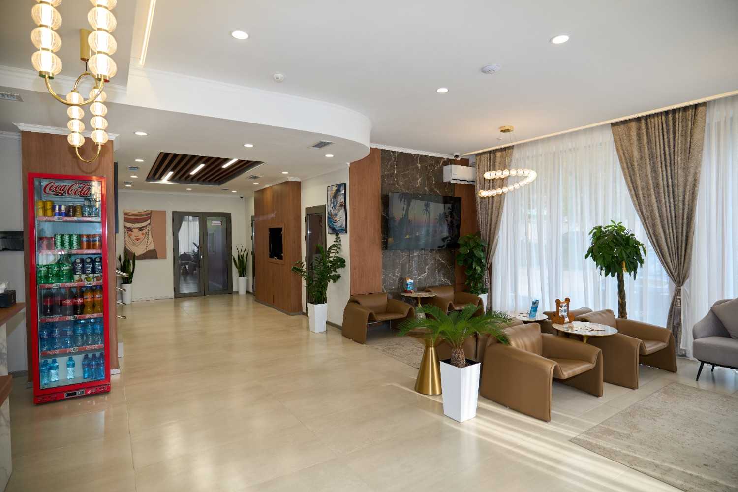 Фото Crown Hotel