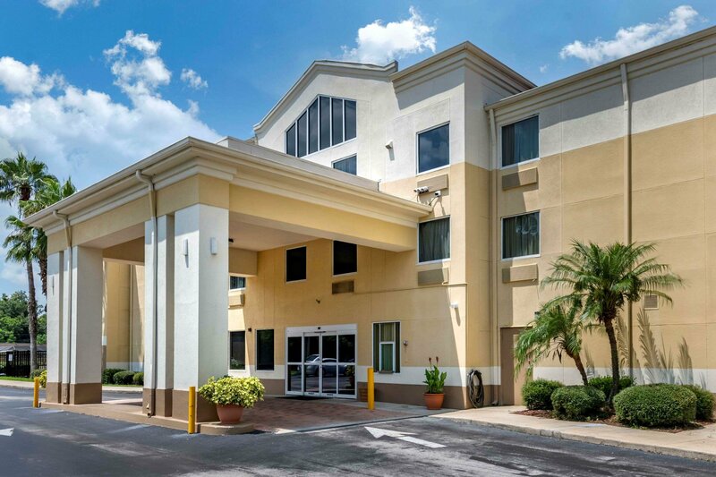 Гостиница Comfort Inn & Suites DeLand - near University