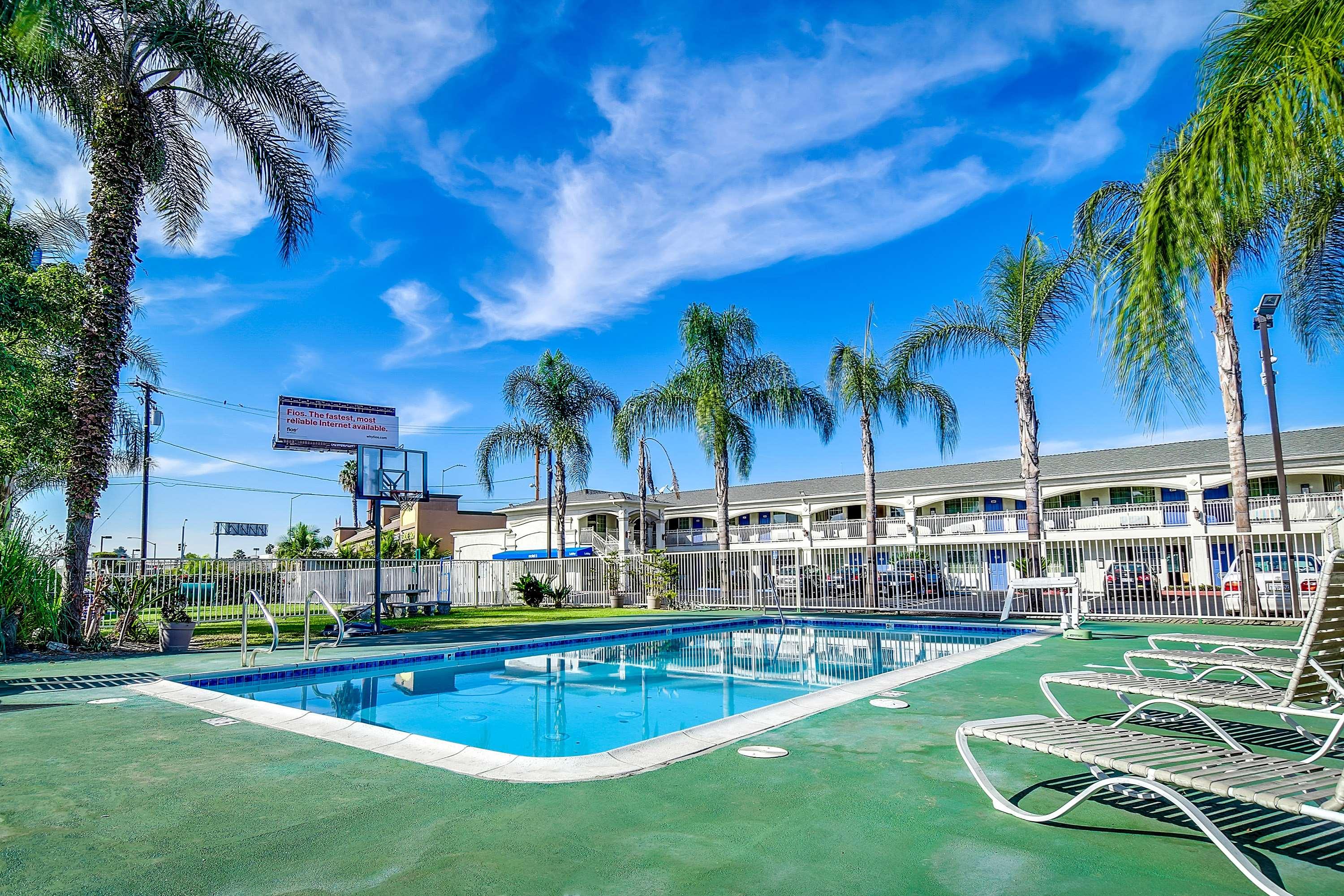 Фото Motel 6 Garden Grove