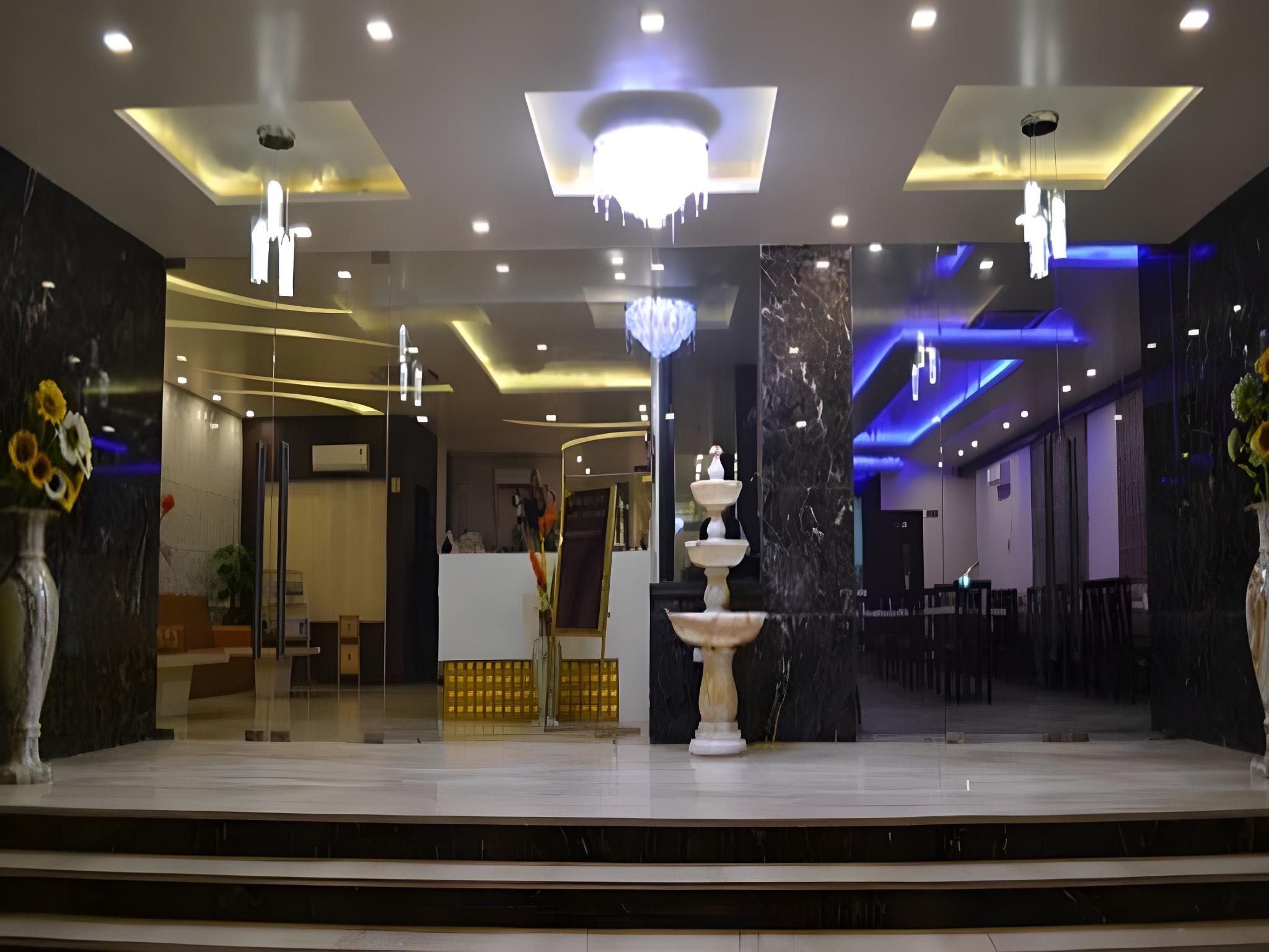 Фото Hotel Krishnam